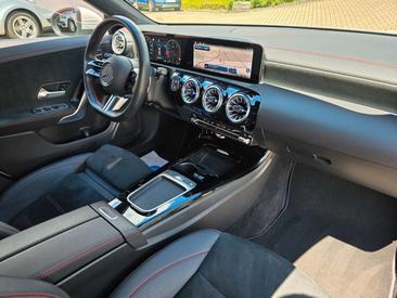 Mercedes CLA 200 AMG Line — photo 4
