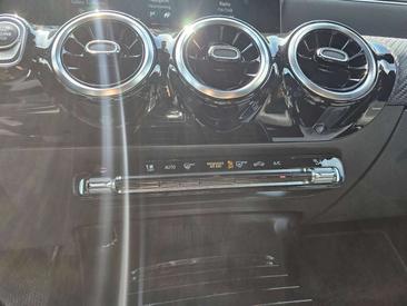 Mercedes CLA 180 Luxury Line — photo 22
