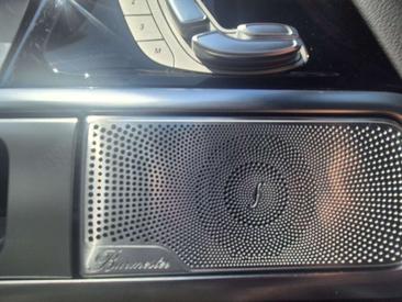 Mercedes GLS — photo 16