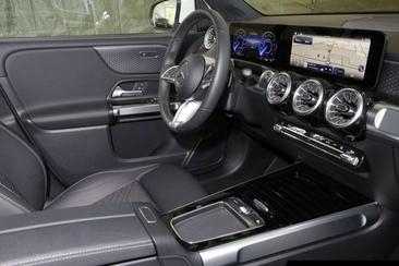 Mercedes EQB 250 — photo 7