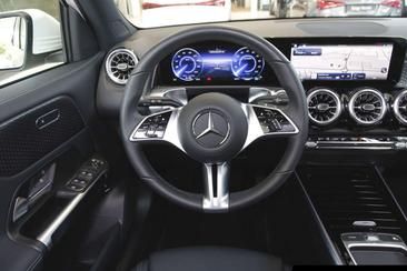 Mercedes EQB 250 — photo 11