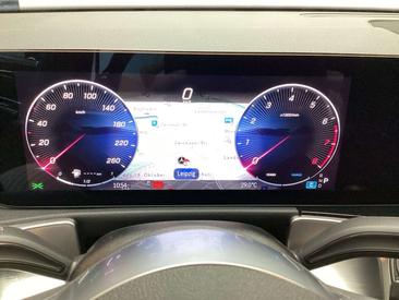 Mercedes GLB 200 — photo 11