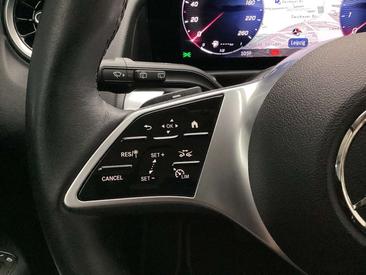 Mercedes GLB 200 — photo 13