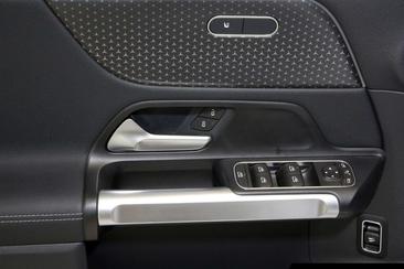 Mercedes EQB 250 — photo 13