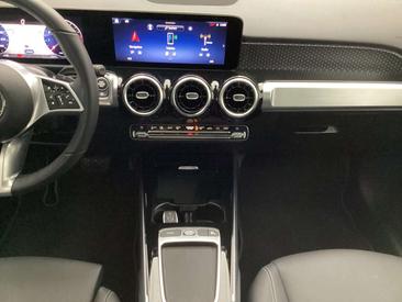 Mercedes GLB 200 — photo 14