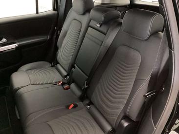 Mercedes GLB 200 — photo 16
