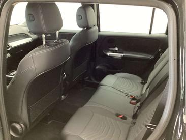Mercedes GLB 200 — photo 17