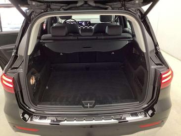 Mercedes GLB 200 — photo 18