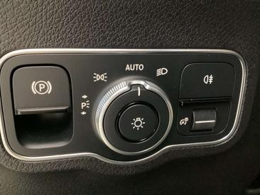 Mercedes GLB 200 — photo 24