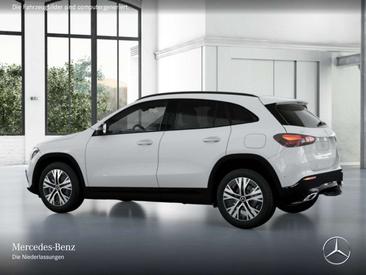 Mercedes GLA 220 Night Edition — photo 13