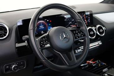 Mercedes GLA 250 — photo 9