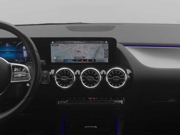 Mercedes GLA 250 — photo 18