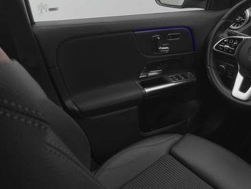 Mercedes GLA 250 — photo 21