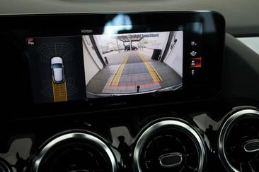 Mercedes GLA 250 — photo 16