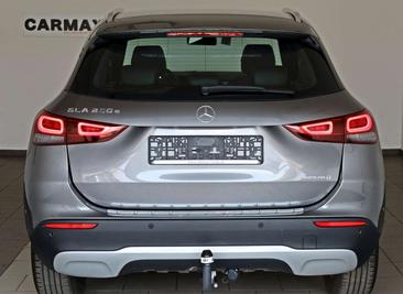 Mercedes GLA 250 — photo 24