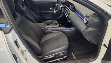 Mercedes CLA 180 Night Edition — photo 20