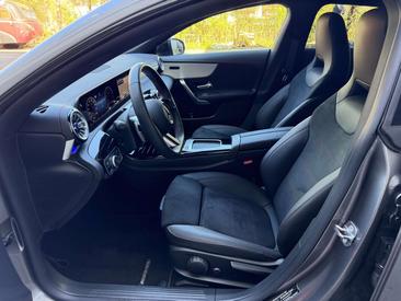Mercedes CLA 200 Night Edition — photo 13