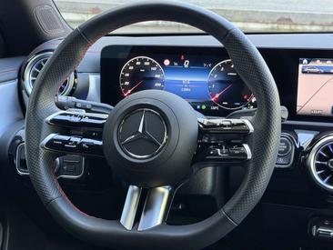 Mercedes CLA 200 Night Edition — photo 18