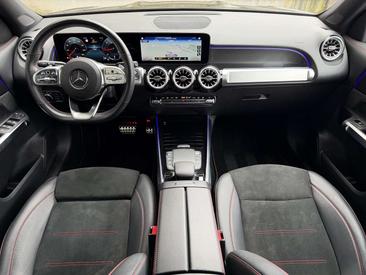 Mercedes GLB 200 AMG Line — photo 16