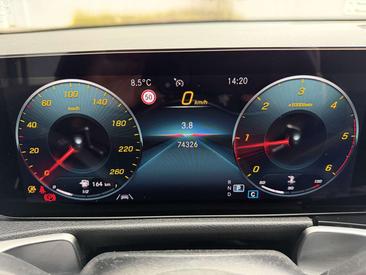 Mercedes GLB 200 AMG Line — photo 19