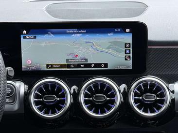 Mercedes GLB 200 AMG Line — photo 20