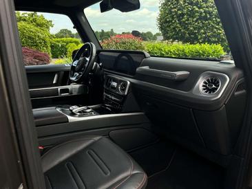 Mercedes Classe G 500 Night Edition — photo 17