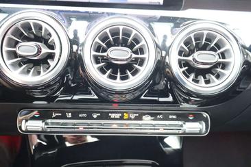 Mercedes Classe A 180 Night Edition — photo 23