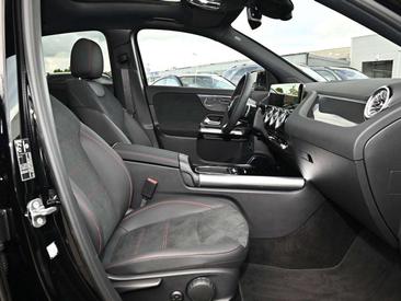 Mercedes GLA 200 AMG Line — photo 2