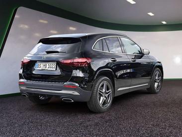 Mercedes GLA 200 AMG Line — photo 3