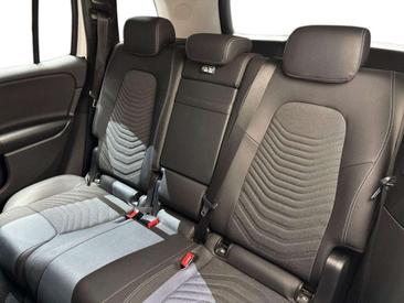 Mercedes GLB 180 — photo 16