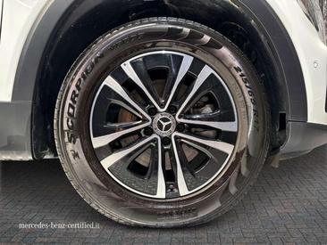 Mercedes GLB 180 — photo 17