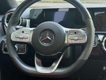 Mercedes CLA 200 — photo 18