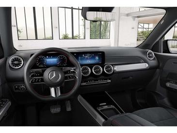 Mercedes GLB 200 — photo 8