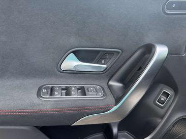Mercedes CLA 220 Night Edition — photo 32