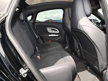 Mercedes CLA 220 AMG Line — photo 4