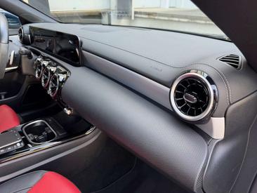 Mercedes CLA 200 — photo 24