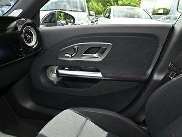 Mercedes CLA 220 AMG Line — photo 13