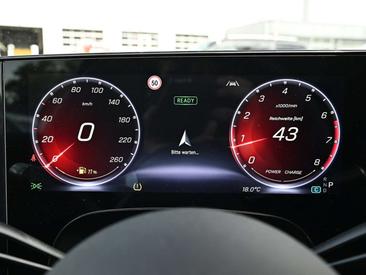 Mercedes CLA 220 AMG Line — photo 14