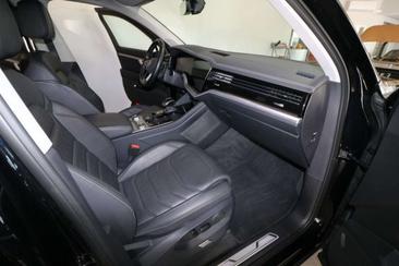 Volkswagen Touareg TDI 4Motion Elegance Black — photo 9