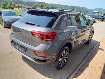 Volkswagen T-Roc — photo 3