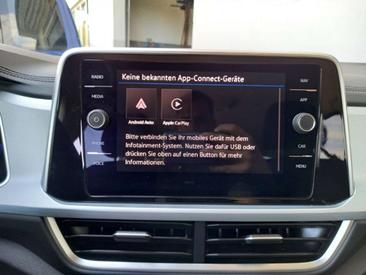 Volkswagen T-Roc — photo 10