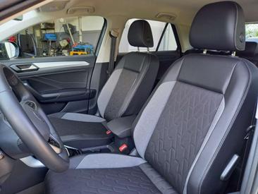 Volkswagen T-Roc — photo 13