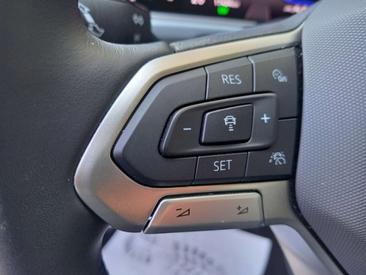 Volkswagen T-Roc — photo 14