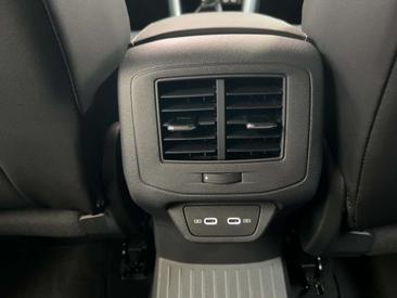Volkswagen T-Roc TSI — photo 11