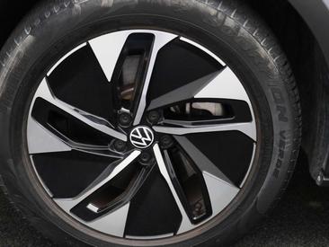 Volkswagen ID.4 Pro — photo 13