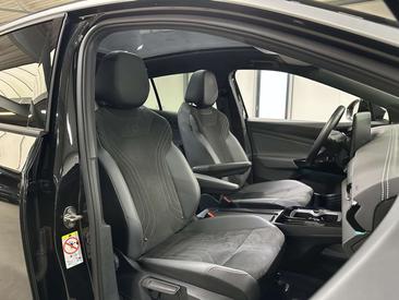 Volkswagen ID.5 Pro — photo 36