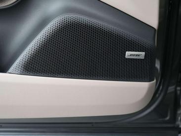 Porsche Macan 4S — photo 16