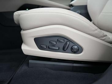 Porsche Macan 4S — photo 19