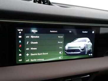 Porsche Macan 4S — photo 24