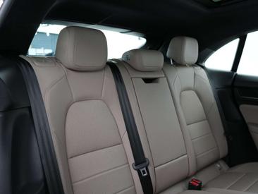 Porsche Macan 4S — photo 29